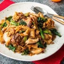 Authentic Thai Pad See Ew ผัดซีอิ้ว photo
